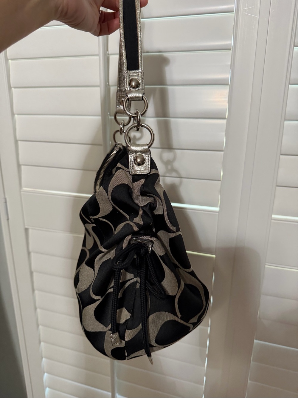 Coach hobo style bag in black/silver - Picture 2 of 4